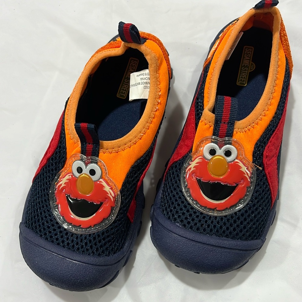Sesame Street water shoes youth size 10c Gently used